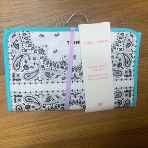 THEME x Claire’s Hanging Jewelry Organizer Bandana Design Black, White and Teal